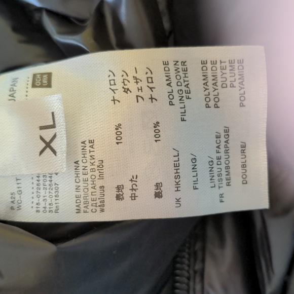 Lightweight Black Poly-Down-Filled Jacket with Hood & Carrying Bag - Picture 5 of 6